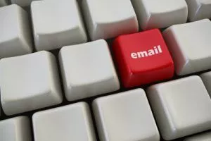 tastatură cu buton de e-mail