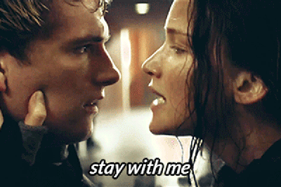 ทำไม Katniss และ Peeta จาก Hunger Games จึงอยู่ด้วยกัน | Teen Vogue