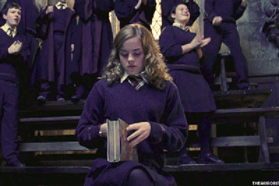 Cărți Harry Potter: Etapele emoționale ale citirii seriei pentru prima dată | Teen Vogue