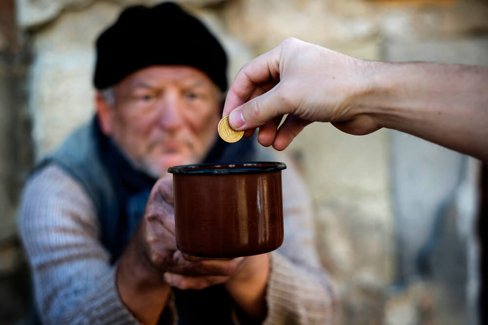 Saggi sulla povertà: in che modo i paesi possono ridurre i tassi di povertà?