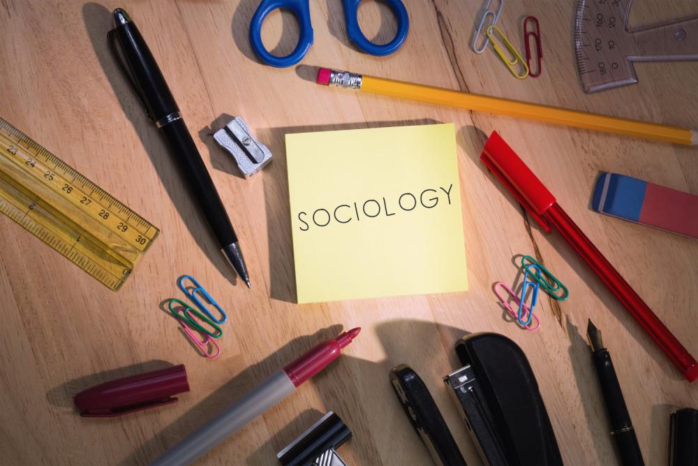 Esai Tentang Sosiologi: Refleksi subjek sosiologi saya