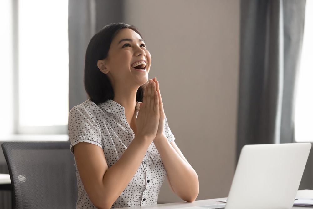 ¿Cuáles son otras palabras para feliz?